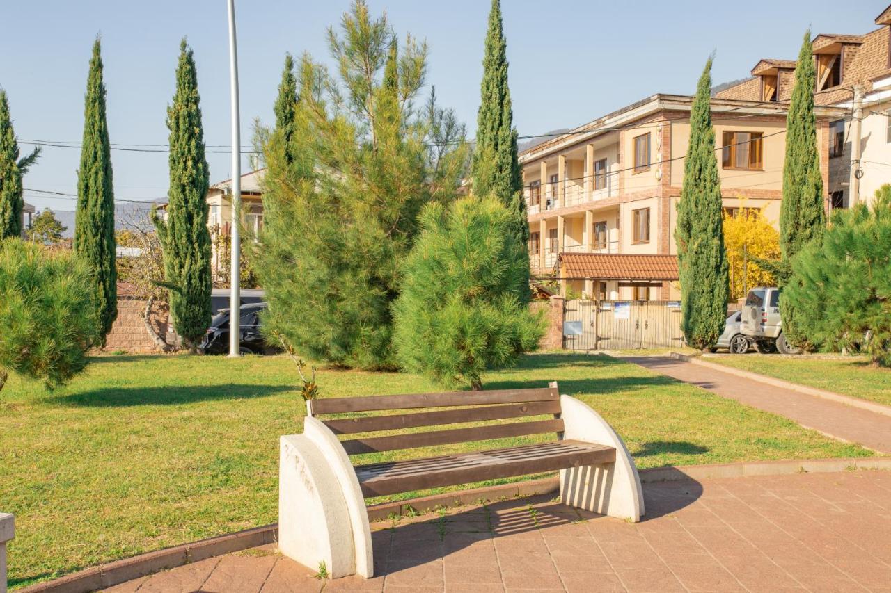 Руно Gagra Luaran gambar